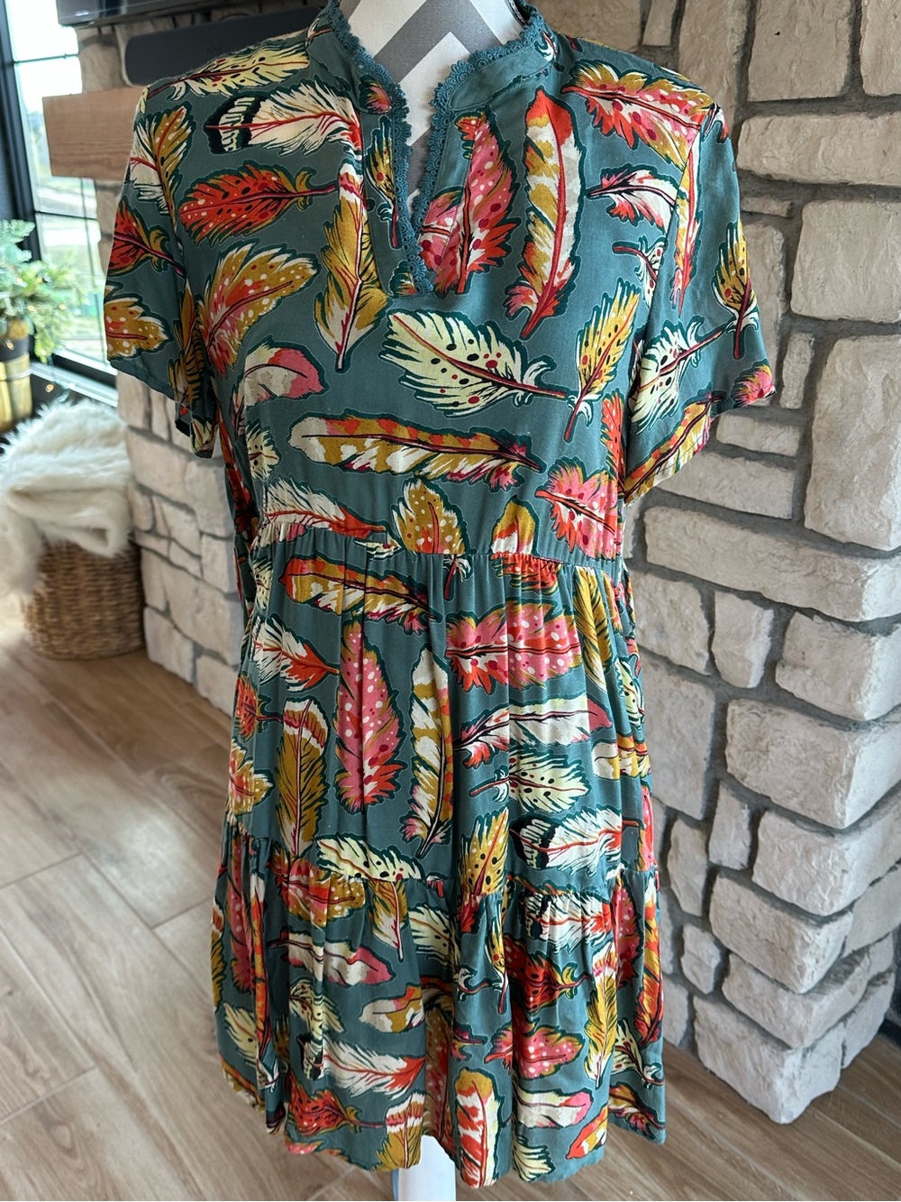 Double D Ranch Flight Feather Green Teal   Dress Size Small